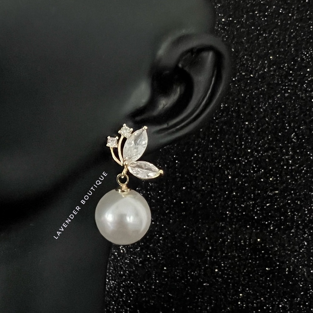 New 14K CZ & Pearl Butterfly 🦋 Earrings - Picture 4 of 4